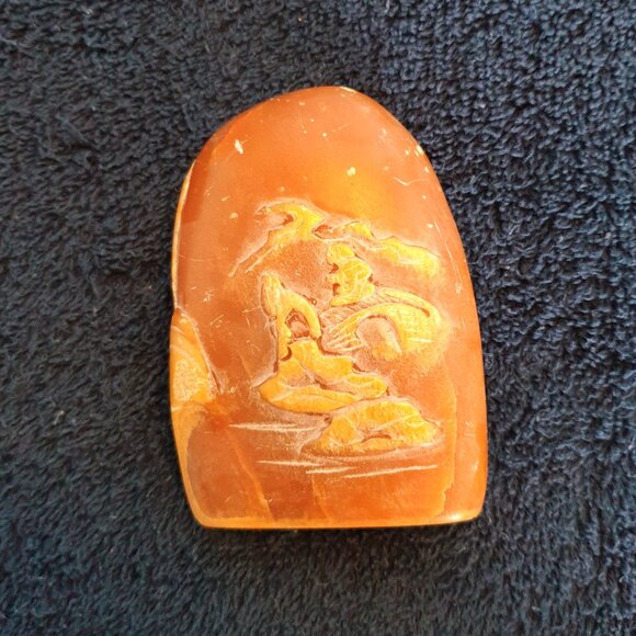 4” Unique Vintage Yellow Shoushan Stone – Double-Sided Hand-Carved Masterpiece - Picture 5 of 14